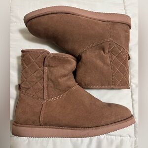 Old Navy Quilted Brown Winter Boots- NEW never worn